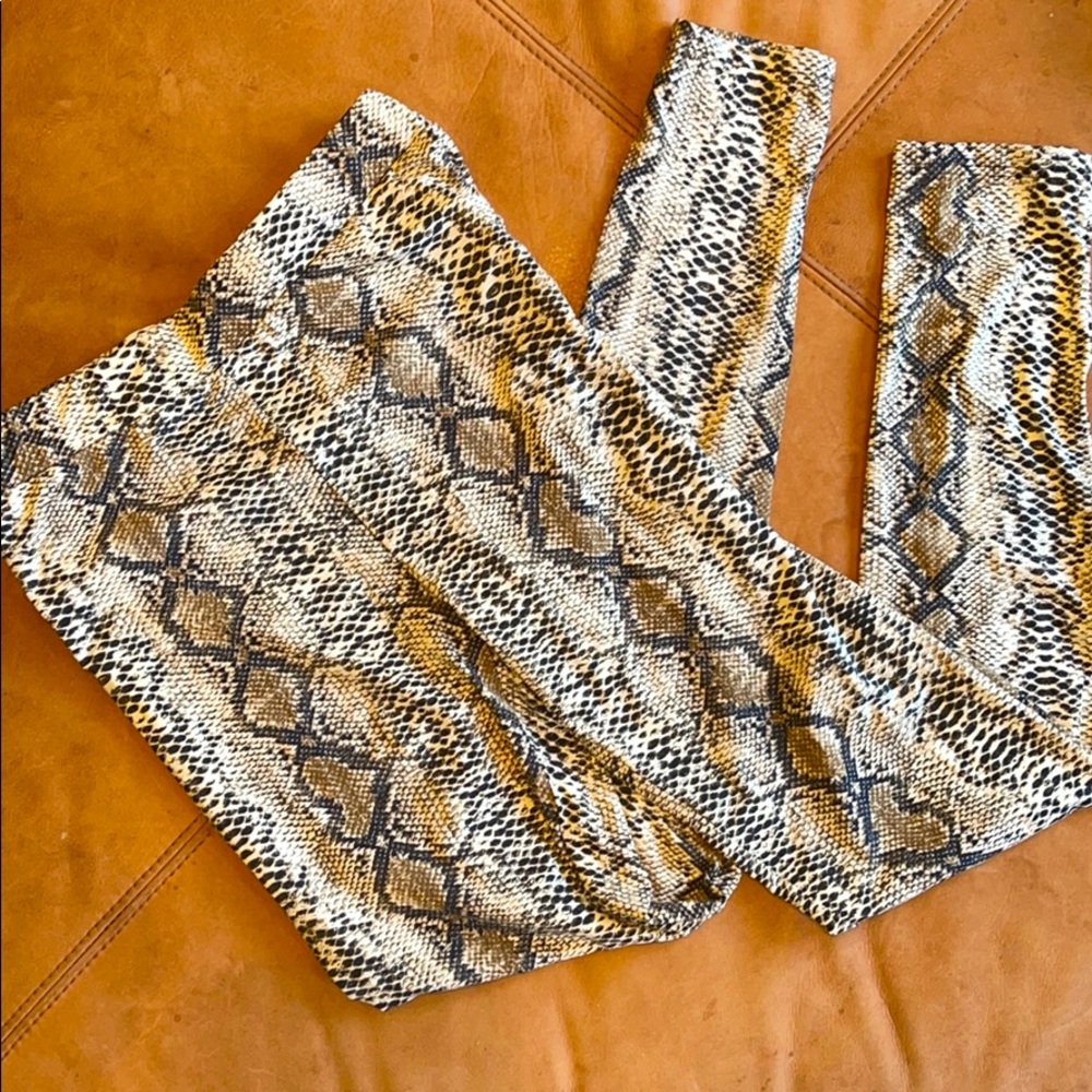 NWOT Snake Print Leggings